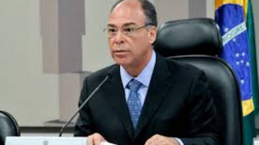 Senador Fernando Bezerra disse ser preciso escolher entre reajuste salarial ou pagamento do Auxílio Brasil
