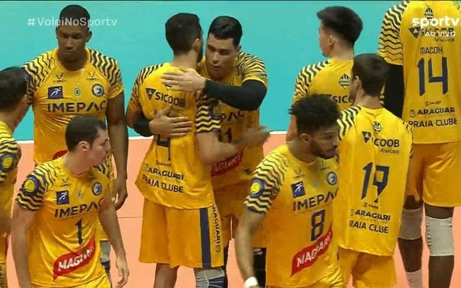 Superliga: Araguari vence Sesi Bauru e decide vaga na semifinal em casa