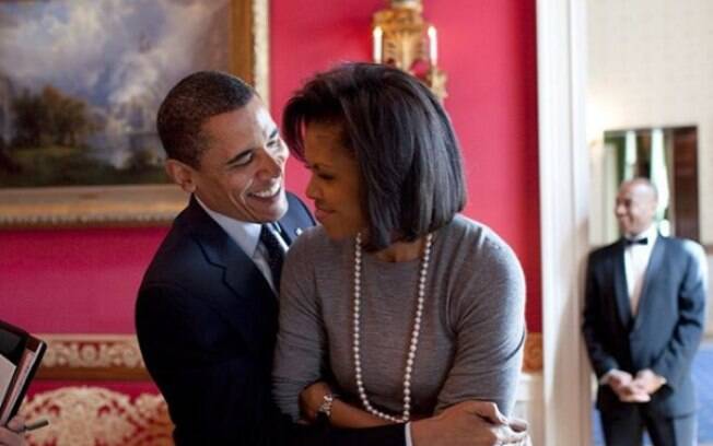 Barack Obama é ex-presidente dos EUA e, ao lado da esposa Michelle, fechou acordo milionário com editora para lançamento de livros