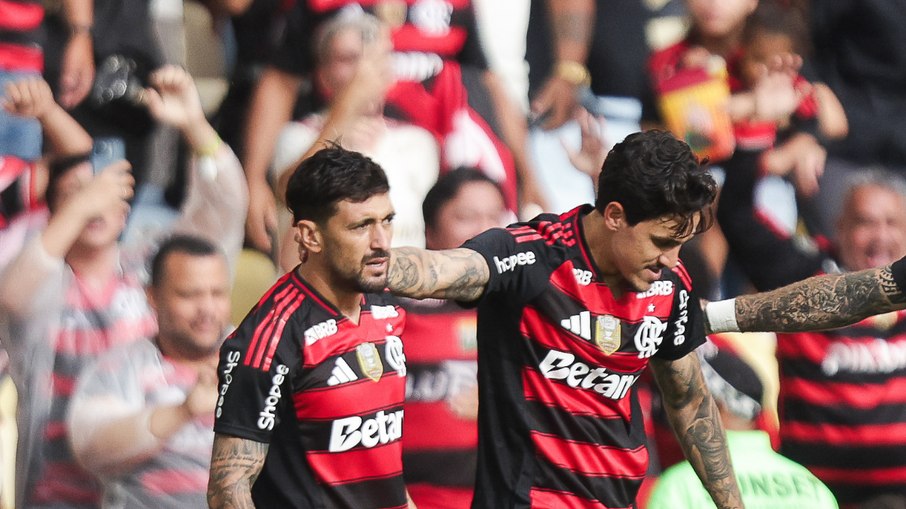 Arrascaeta e Pedro marcaram contra o Palmeiras