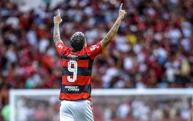 Pedro marca e o Flamengo vence o Bahia