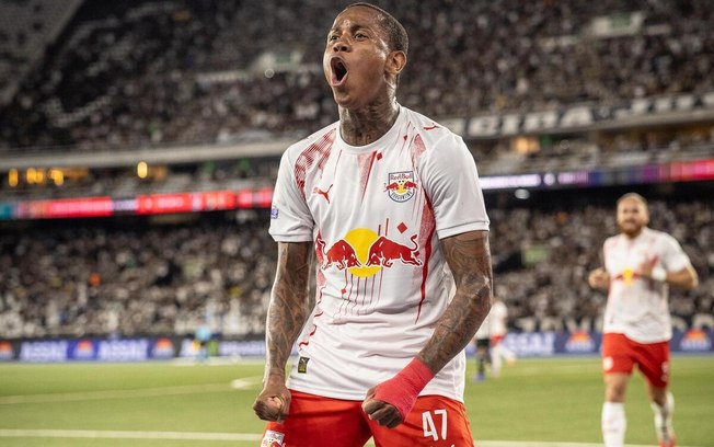 Vitinho marca, mas Botafogo fica apenas no 1 a 1 com o Bragantino Vitinho marca, mas Botafogo fica apenas no 1 a 1 com o Bragantino