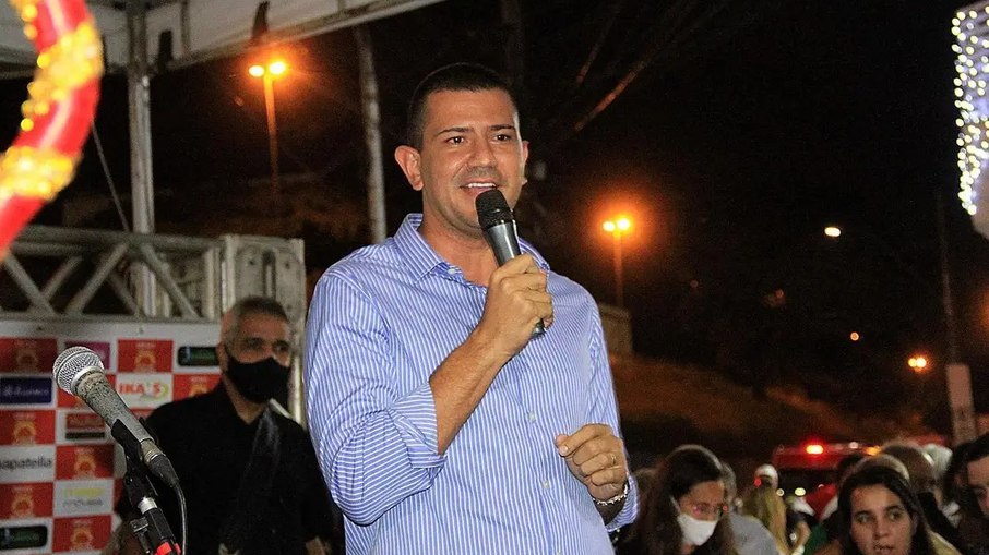Douglas Ruas acumula dois cargos no Executivo do Rio de Janeiro: prefeitura e governo estadual