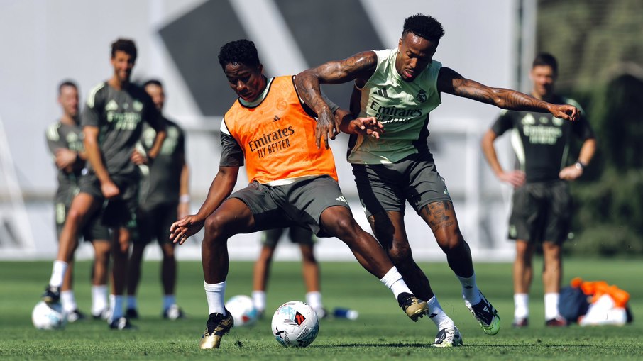 Endrick já treina com a equipe Endrick já treina com a equipe