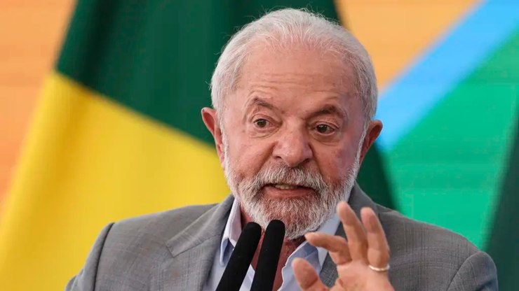 Lula&nbsp;anuncia crédito de R$ 30 bilhões a exportadores após tarifas