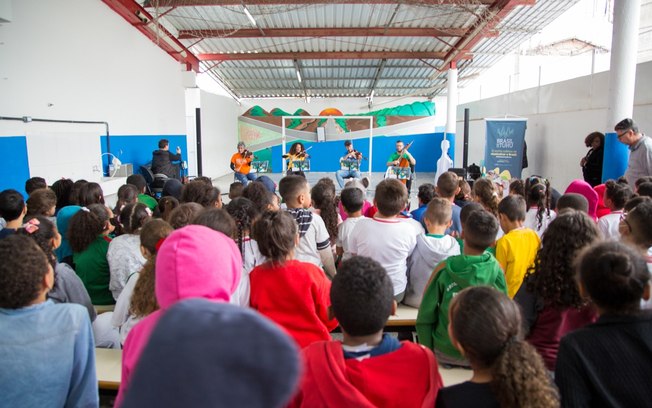 Projeto leva concertos de música para escolas públicas