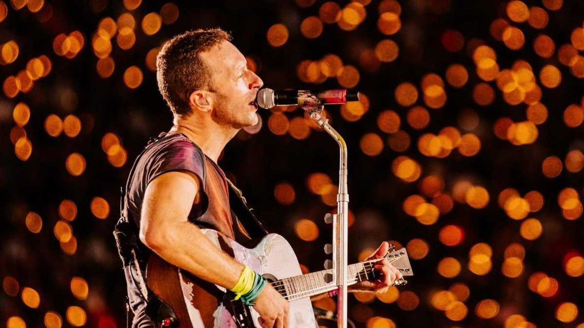 Coldplay se apresenta com filhos de Caetano Veloso em show no Rio