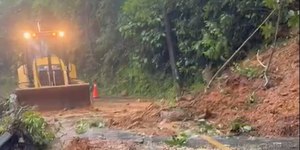 Após chuvas, serra é fechada no Litoral Sul de SP