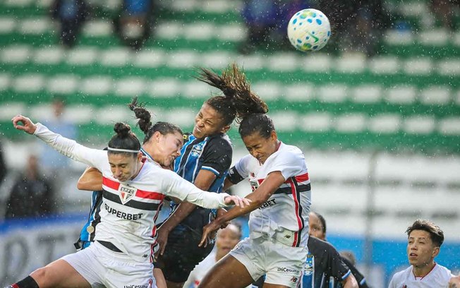 São Paulo e Grêmio se enfrentam pelo jogo de volta das quartas de final do Brasileirão Feminino São Paulo e Grêmio se enfrentam pelo jogo de volta das quartas de final do Brasileirão Feminino