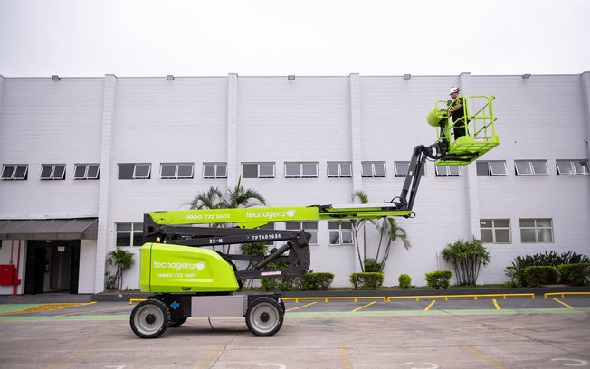 Plataformas elevatórias trazem opção para trabalho em altura Plataformas elevatórias trazem opção para trabalho em altura