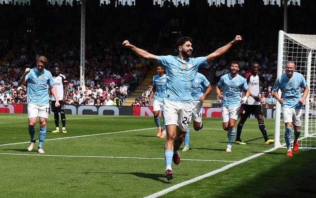 Croata fez dois gols no triunfo do City sobre o Fulham