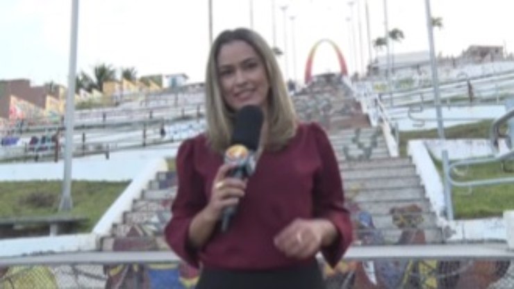 Repórter sofre queda durante gravação institucional em Natal