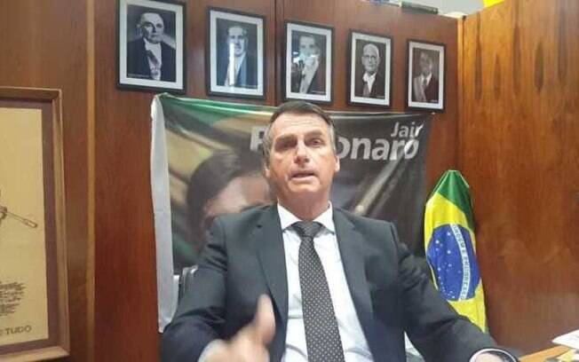 Sala de Bolsonaro quando ele era deputado federal. Há quadros de ex-presidentes d período ditatorial brasileiro 