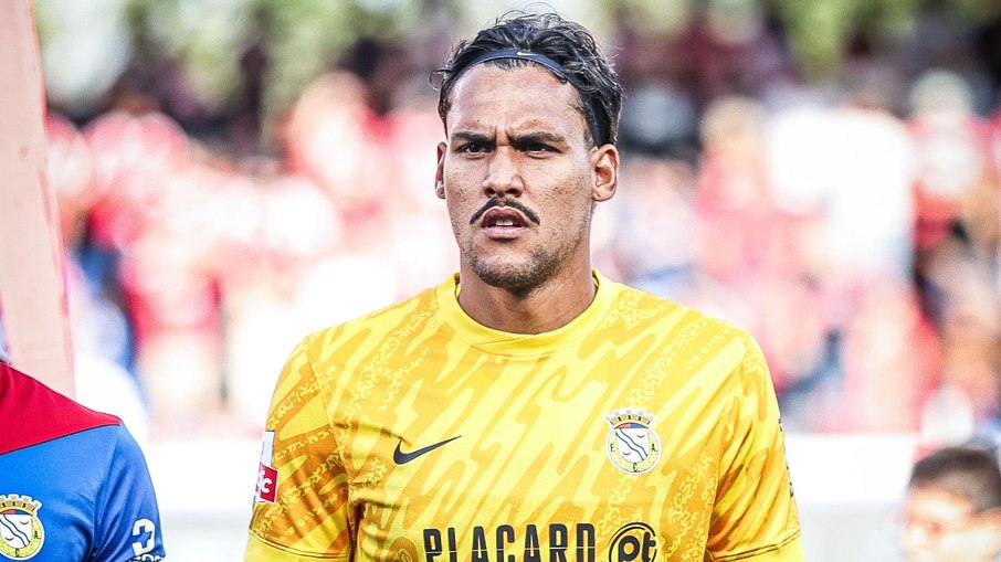 Ex-Atlético-MG se destaca em duelo do Alverca contra o Benfica Ex-Atlético-MG se destaca em duelo do Alverca contra o Benfica