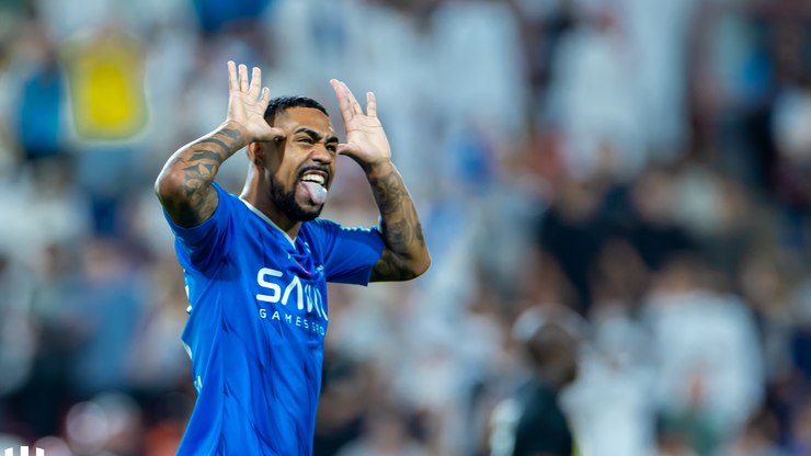 Sal%C3%A1rio%20astron%C3%B4mico%20de%20Malcom%20o%20afasta%20do%20Brasil