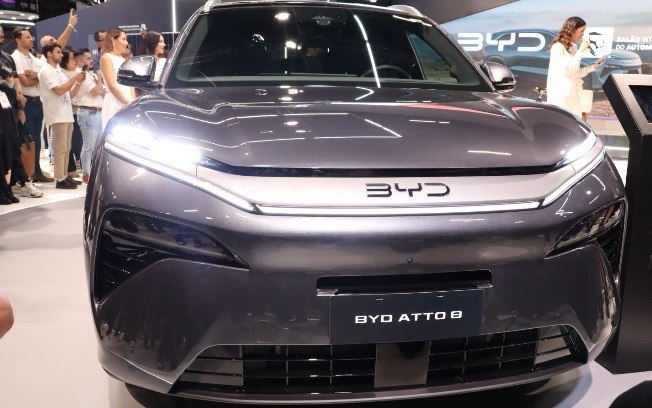 BYD Atto 8 aposta em linhas mais robustas BYD Atto 8 aposta em linhas mais robustas