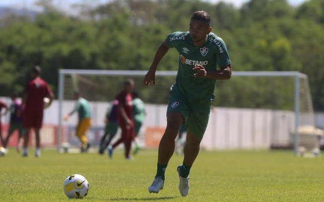 Recuperado de lesão, David Braz pode voltar a jogar pelo Fluminense