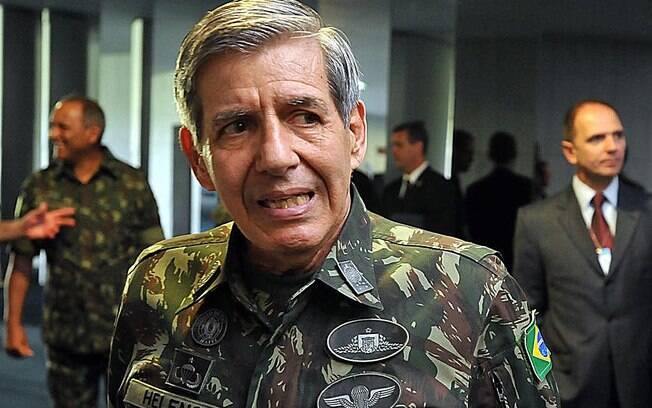 General Augusto Heleno foi um dos que ajudou Bolsonaro com discurso