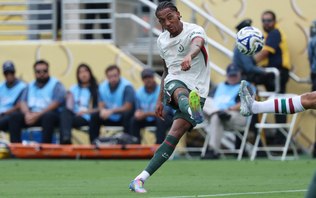 Cria de Xerém: João Pedro cumpre lei do ex contra Fluminense