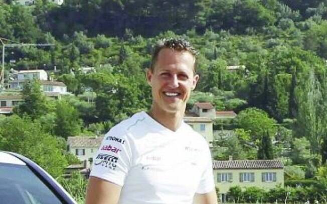 Michael Schumacher mora na Suíça e sua assessora negou que ele esteja de mudança para Espanha