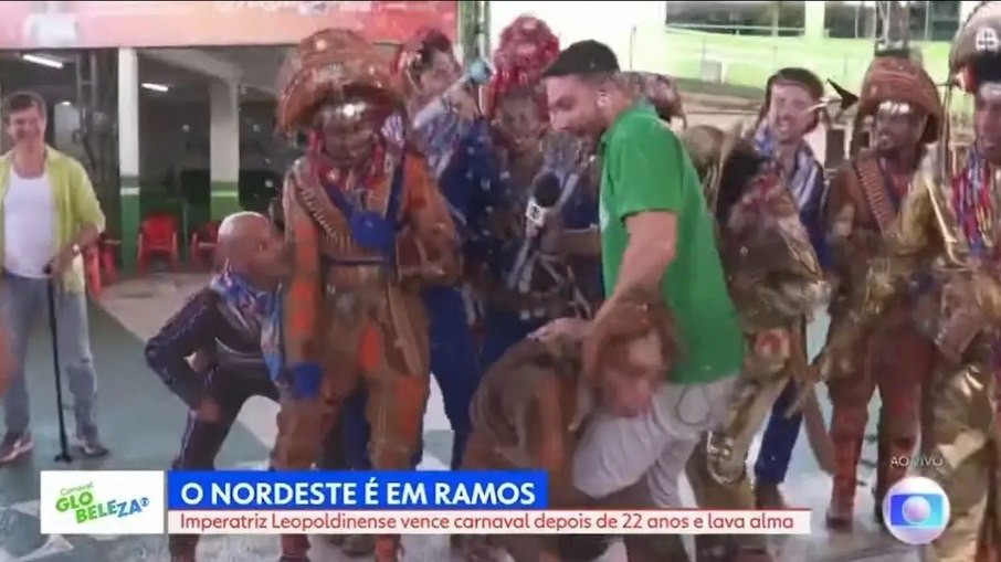 Cachorro partiu para cima do repórter da Globo na tentativa de fazer 
