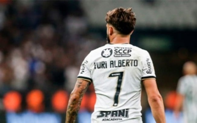 Yuri Alberto nega nervosismo na estreia pelo Corinthians e valoriza apoio da torcida: 'Um jogador a mais'