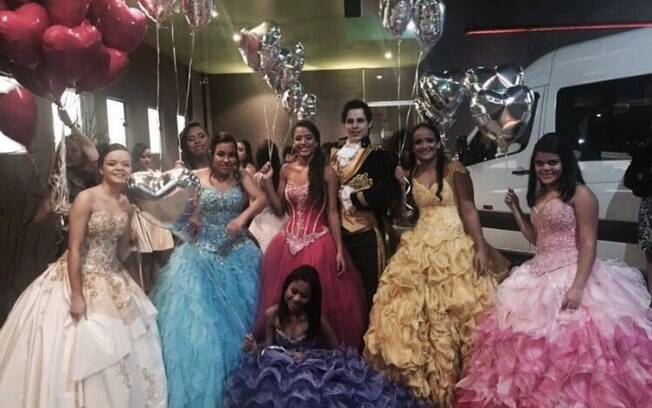 As debutantes e bailarinas do projeto 'Novos Sonhos'
