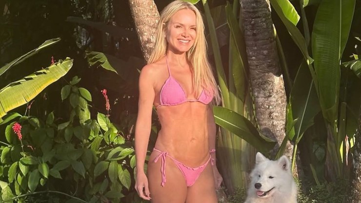 Aos 53 anos, Eliana exibe boa forma ao posar de biquíni: "Linda"