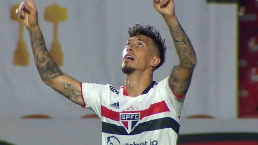 Rigoni marcou um dos gols da vitória do São Paulo