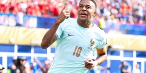 Com reação de Mbappé, França bate Marrocos e espera rival europeu