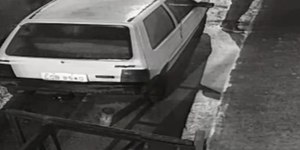 Vídeo flagra criminosos roubando carro pela porta do passageiro