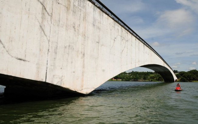 Ponte Honestino Guimarães é reforçada com novos cabos de protensão