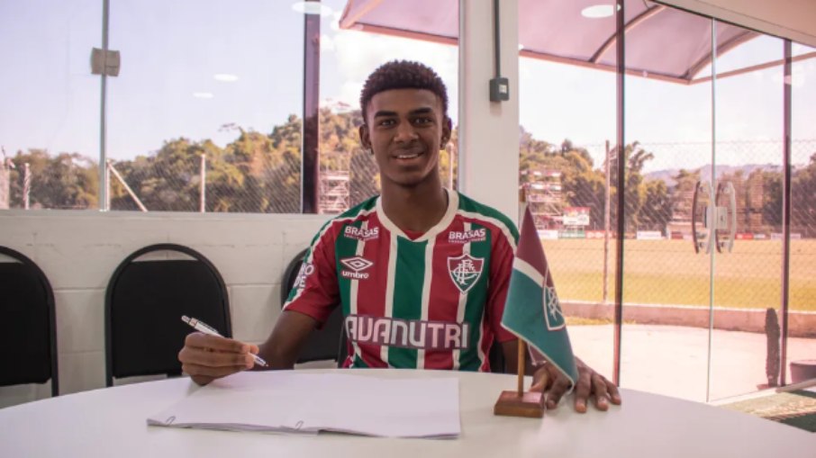 Wallace Davi tem vínculo com Fluminense até abril de 2027