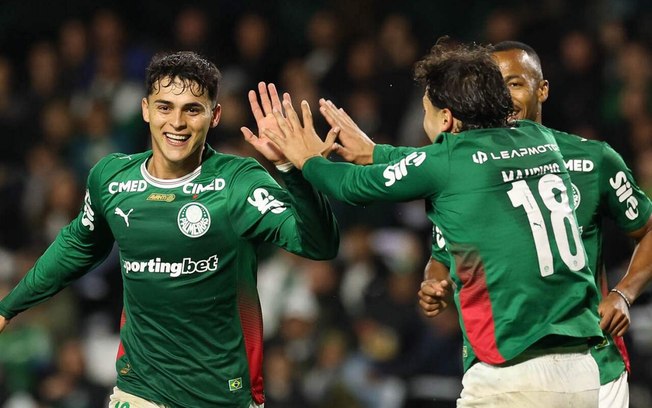 Palmeiras define time para decisão contra o Santos com três dúvidas Palmeiras define time para decisão contra o Santos com três dúvidas