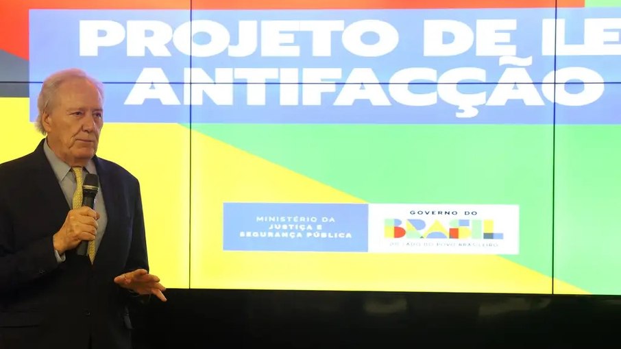 Ricardo Lewandowski apresenta projeto para combater crime organizado Ricardo Lewandowski apresenta projeto para combater crime organizado