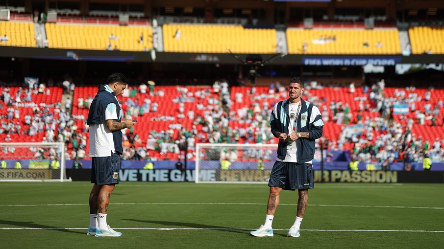 Com Messi em campo, Argentina e Argélia estreiam na Copa do Mundo Com Messi em campo, Argentina e Argélia estreiam na Copa do Mundo