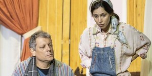 Marcello Airoldi e Mel Lisboa comandam debate com o público no teatro
