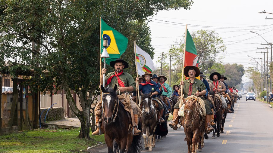 Além das bandeiras: patriotismo é evidenciado nas atividades locais