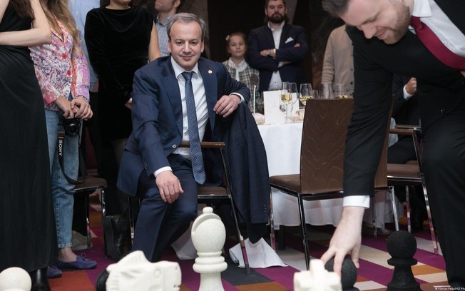 Atual presidente da Federação Internacional de Xadrez, o russo Arkadi Dworkowitsch busca a reeleição Atual presidente da Federação Internacional de Xadrez, o russo Arkadi Dworkowitsch busca a reeleição