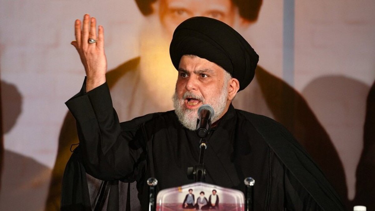 Moqtada Sadr anunciou a renúncia nesta segunda-feira (29)