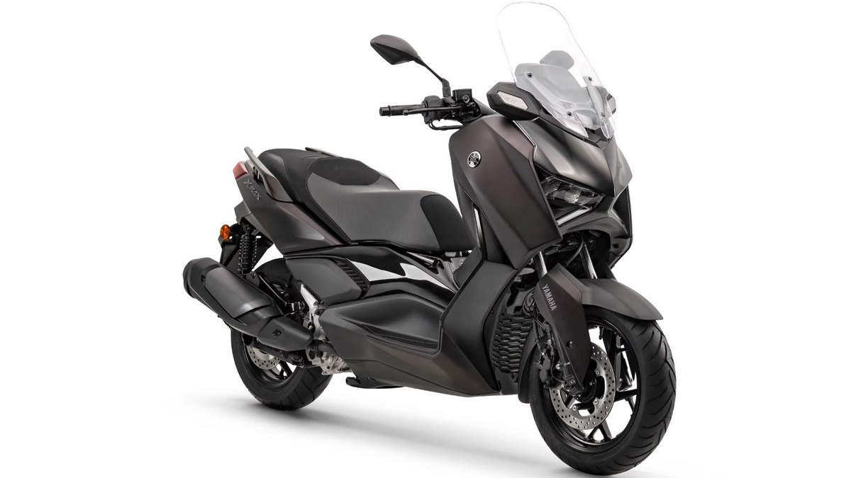 Yamaha inicia vendas da nova XMAX 300 Connected neste mês