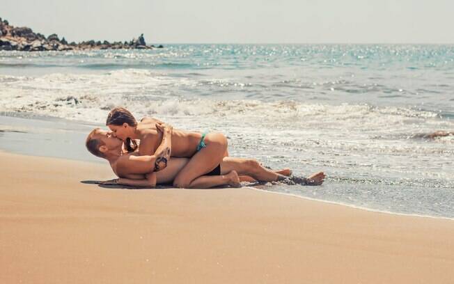 Sonhar com relações na praia ou na natureza pode significar que você precisa seguir seus instintos