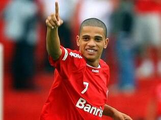 Taison foi revelado no Inter e trabalhou com Tite no clube colorado Taison foi revelado no Inter e trabalhou com Tite no clube colorado