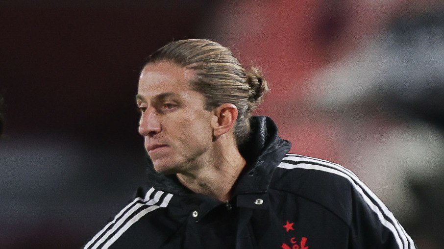 Filipe Luís cumprimenta Arrascaeta Filipe Luís cumprimenta Arrascaeta