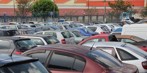 Montadoras são acusadas de fraudar testes de emissões de diesel