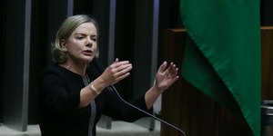 PL da Anistia: Gleisi diz que somente o STF pode rever penas