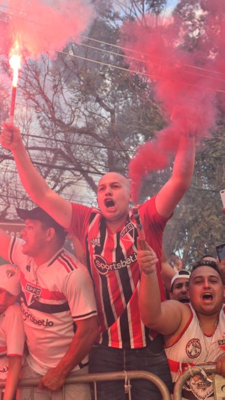 Morumbi recebe faixas de torcidas inclusivas - Mídia NINJA