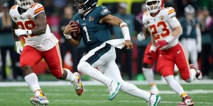 Philadelphia Eagles atropela Chiefs e é campeão do Super Bowl