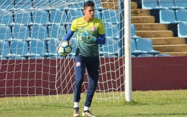 Goleiro Jefferson deve ser emprestado pelo Náutico ao Santa Cruz