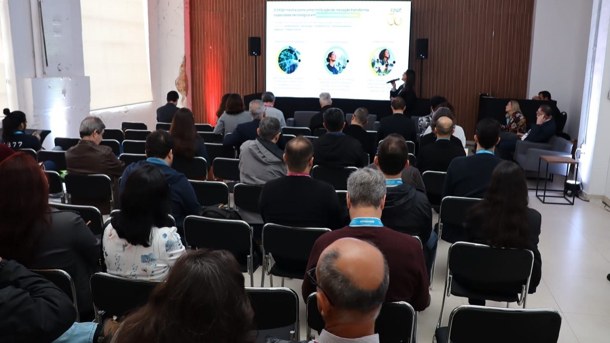 Público participa de painel na manha de terça-feira na CIW